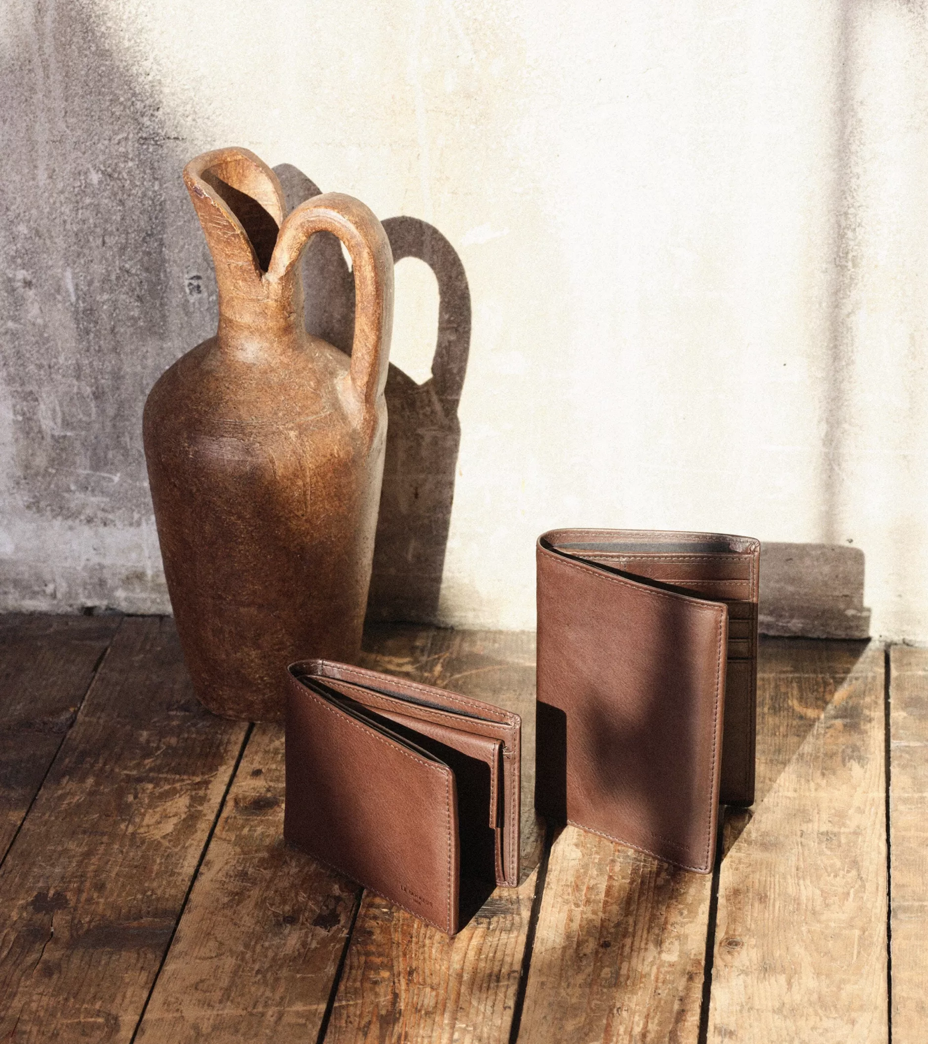 Homme Le Tanneur Grand portefeuille vertical zippé 3 volets Gary en cuir huilé - Brown