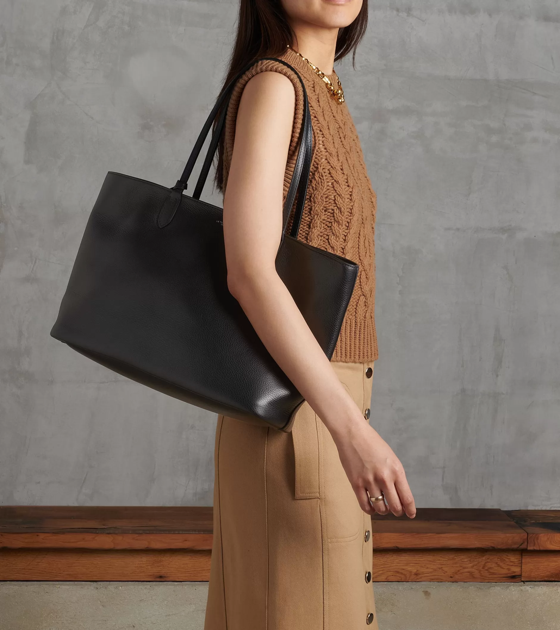 Femme Le Tanneur Grand sac cabas Louise en cuir grainé - Black Le Bleu