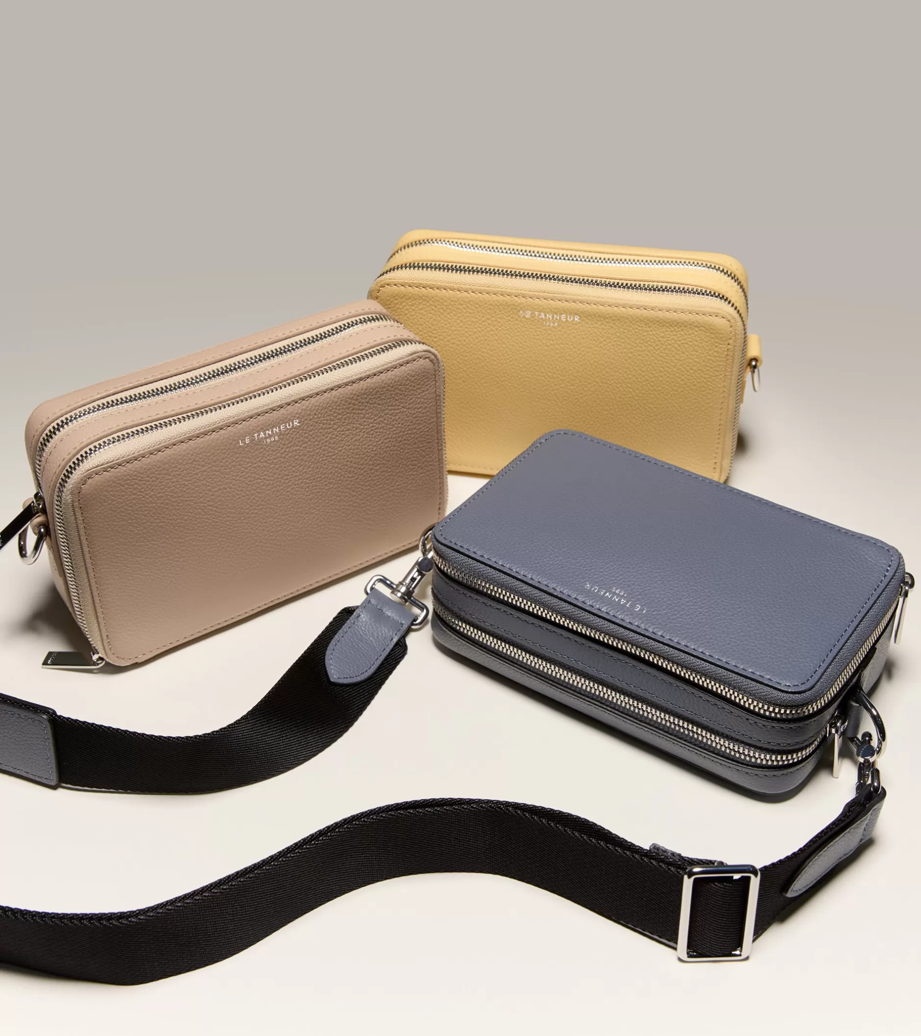 Homme Le Tanneur Petit sac bandoulière 2 compartiments Emile en cuir grainé - AURORE