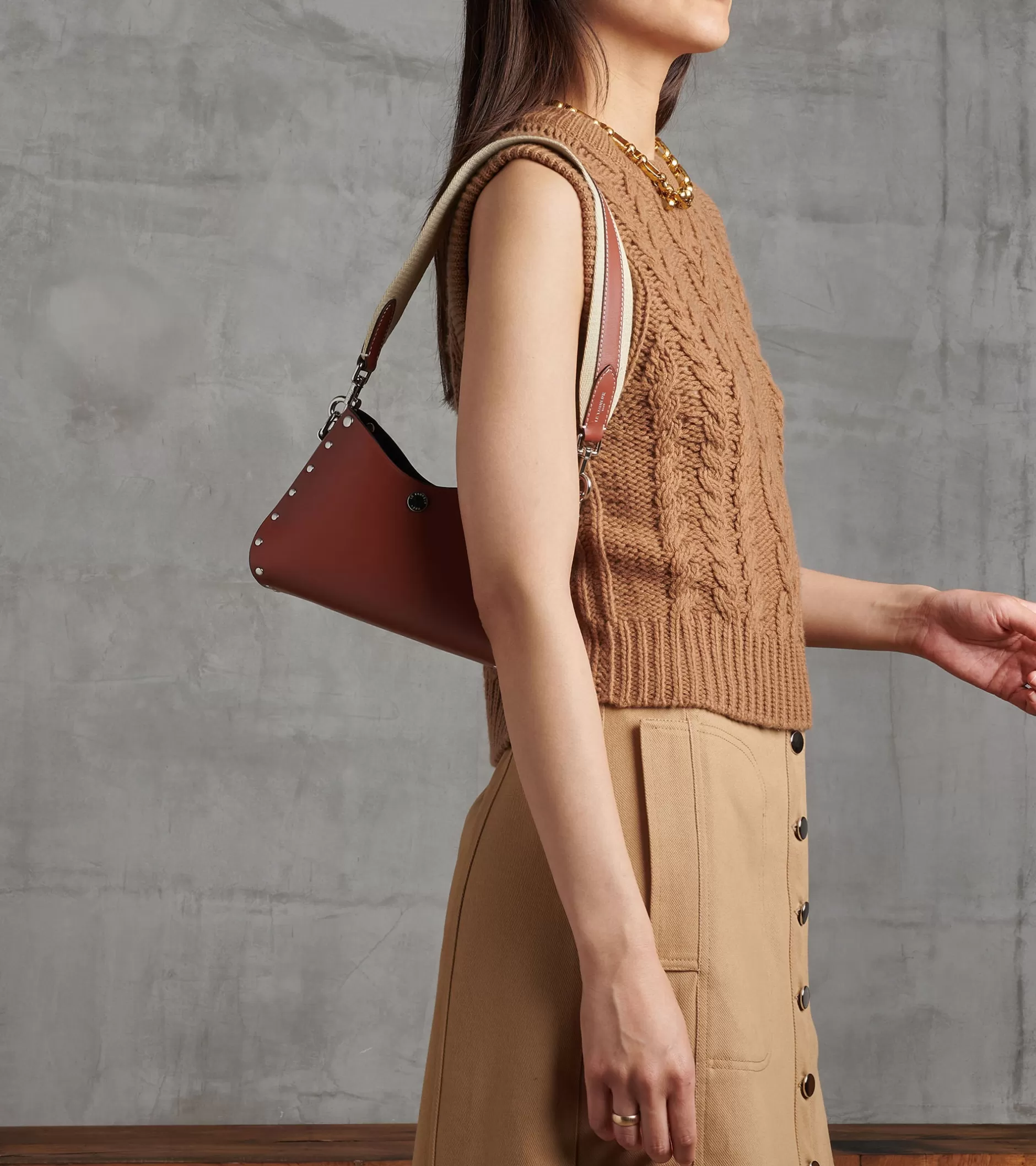 Femme Le Tanneur Petit sac bandoulière Sans Couture en cuir lisse - Mahogany Brown