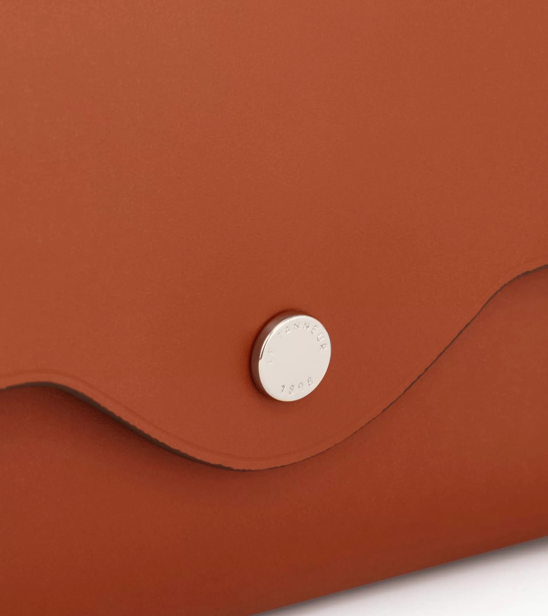 Femme Le Tanneur Pochette à rabat avec bandoulières amovibles Sans Couture en cuir lisse - Mahogany Brown