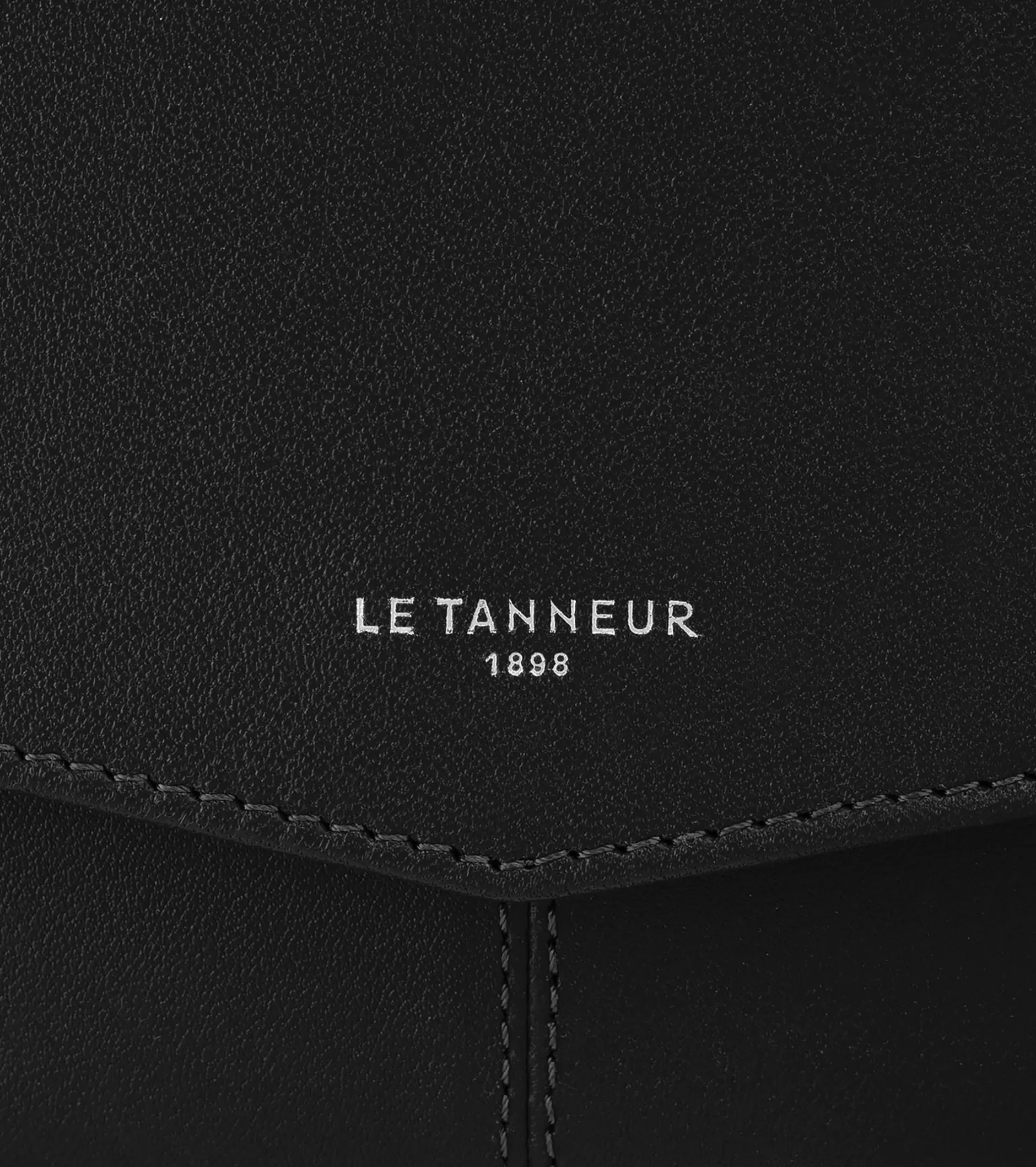 Femme Le Tanneur Pochette avec bandoulière amovible Charlotte en cuir lisse - Black