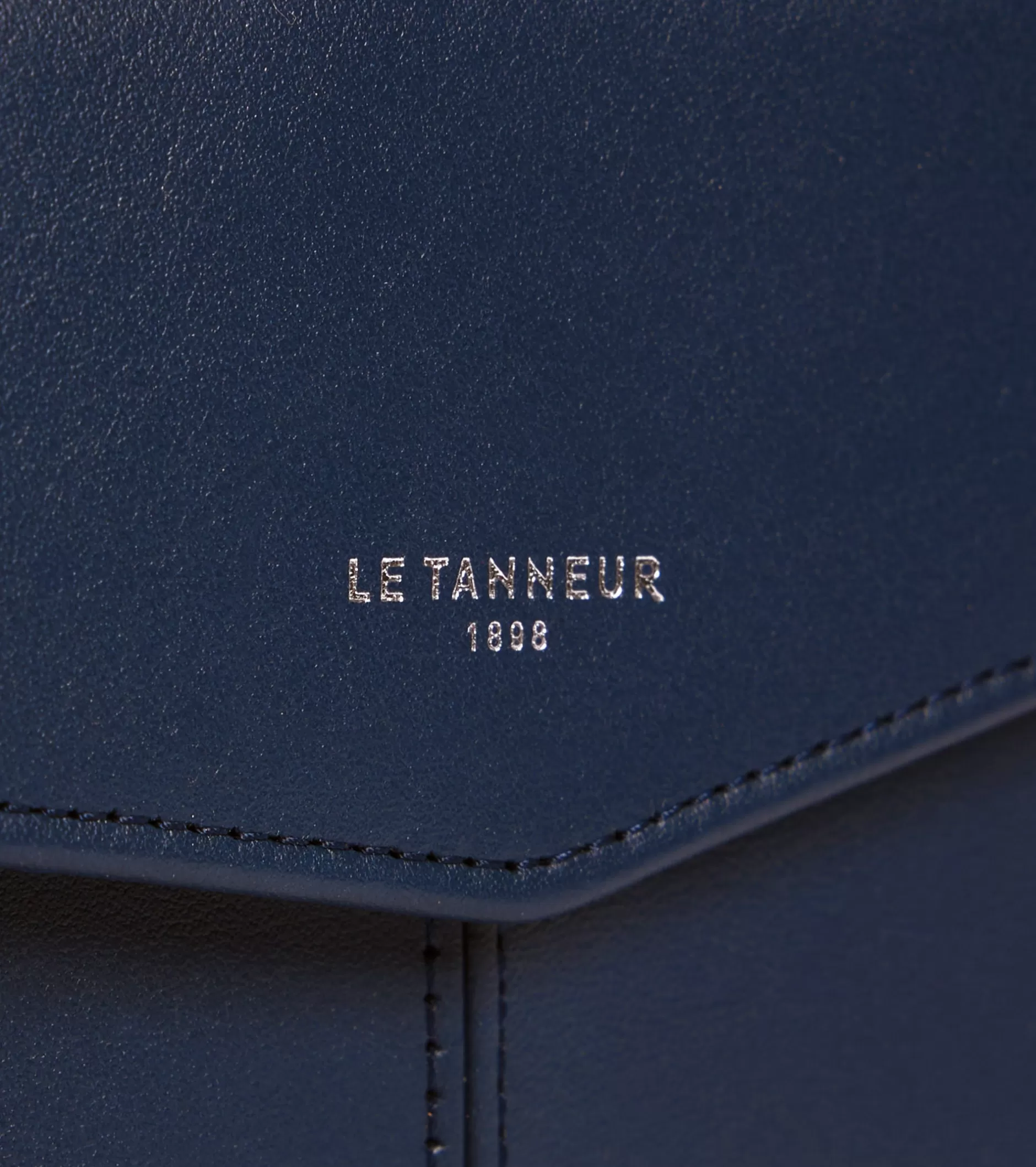 Femme Le Tanneur Pochette enveloppe moyen modèle Charlotte en cuir lisse - Bleu crépuscule