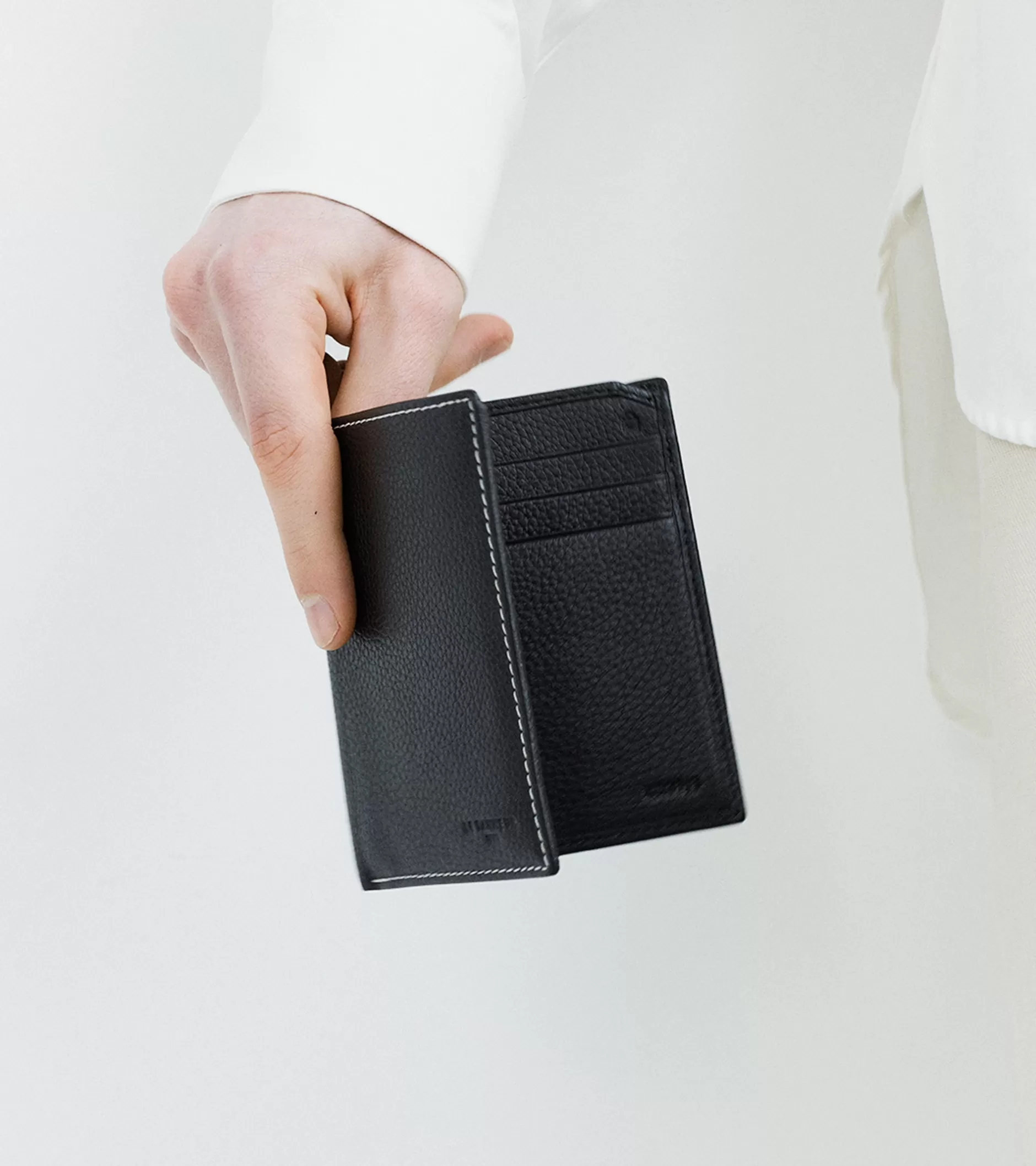 Homme Le Tanneur Porte cartes moyen modèle Charles en cuir grainé - Black