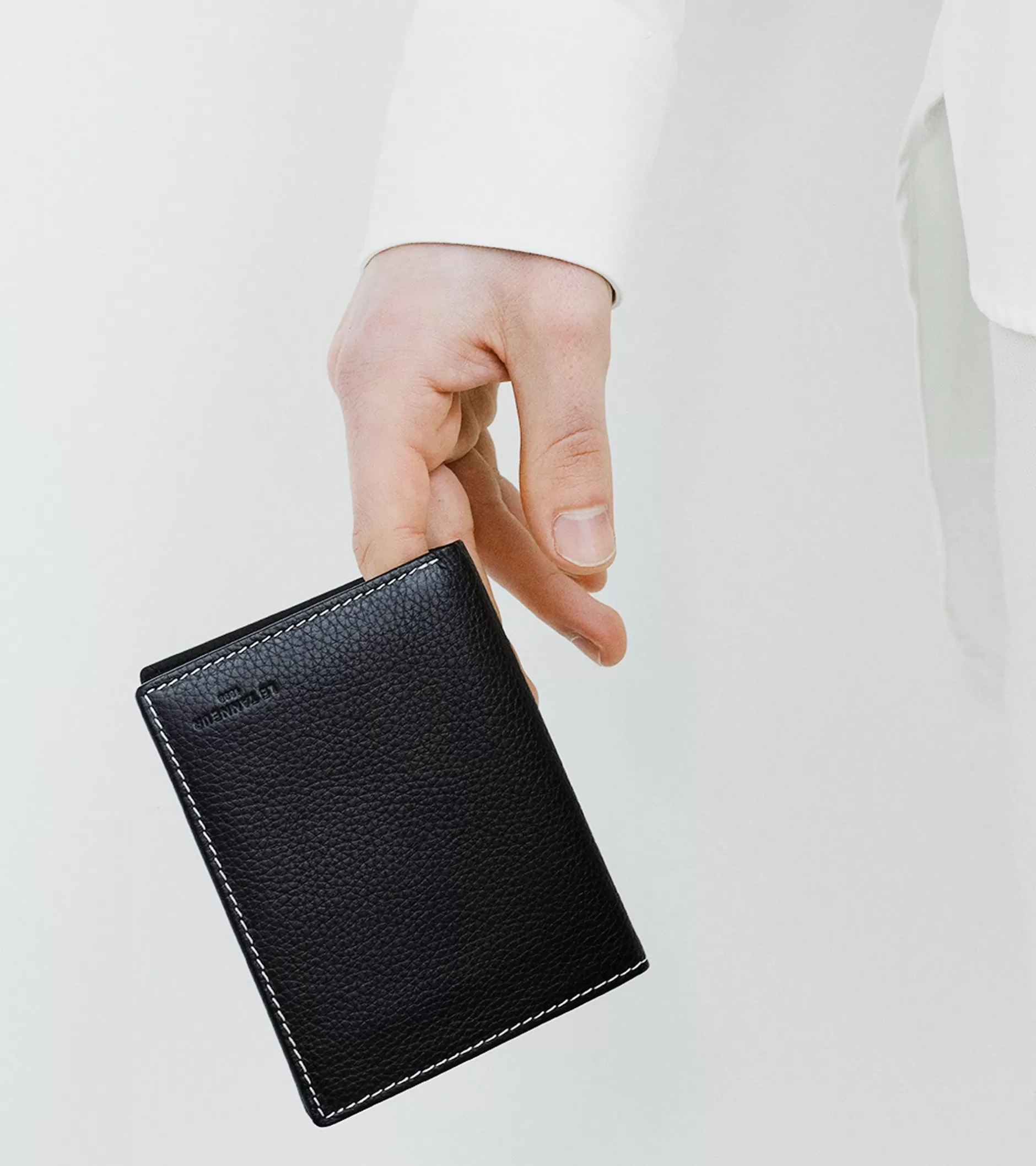 Homme Le Tanneur Porte cartes moyen modèle Charles en cuir grainé - Black
