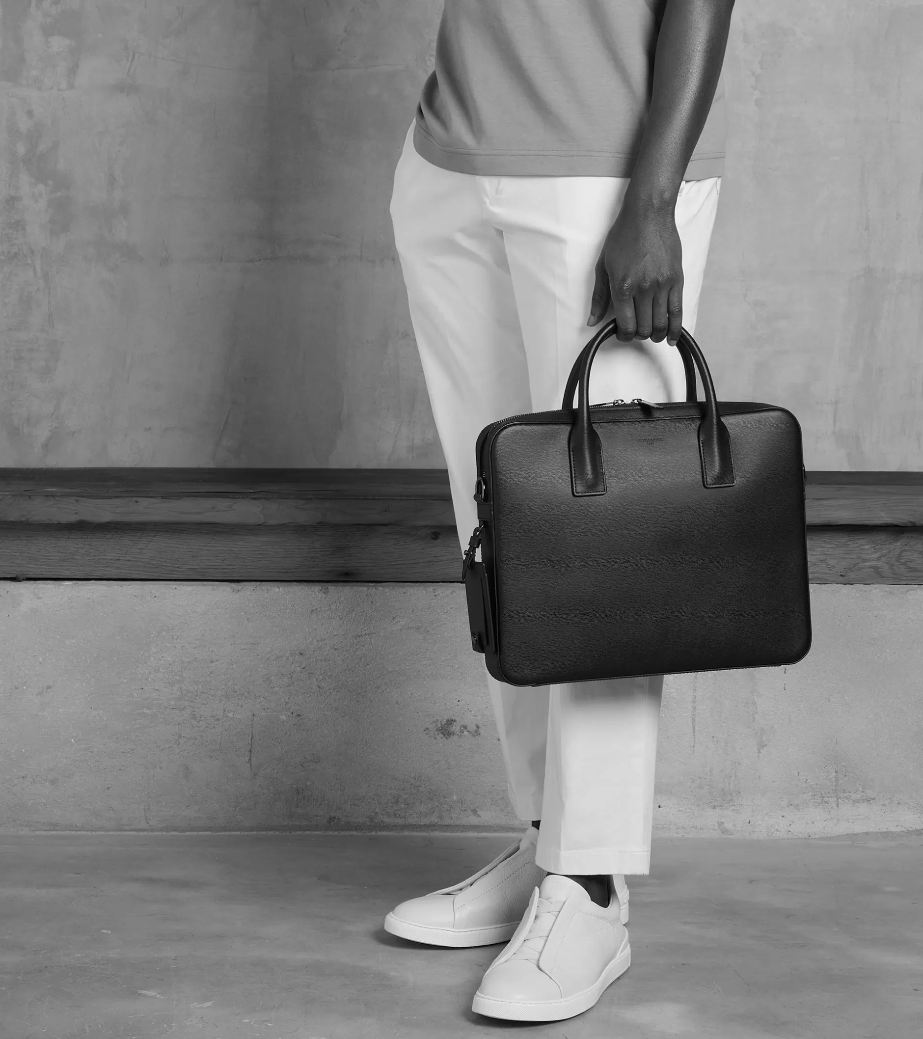 Femme Le Tanneur Porte document slim 14" Emile en cuir liégé - Twilight Blue