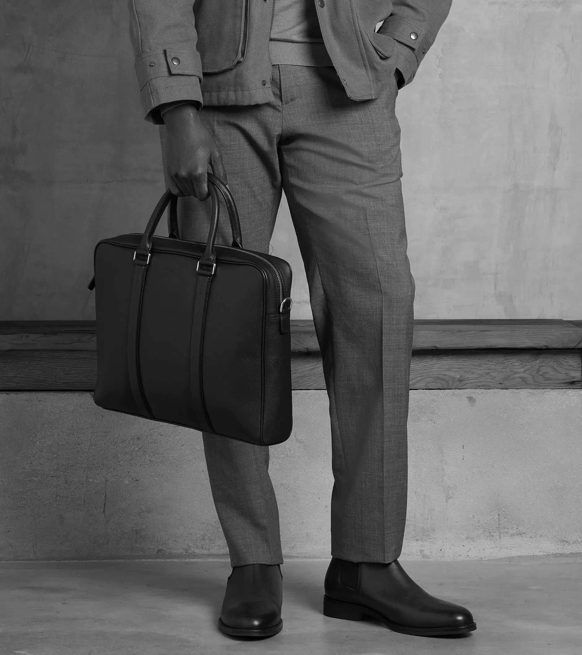 Femme Le Tanneur Porte documents slim 14" Charles en cuir grainé - Coffee Brown