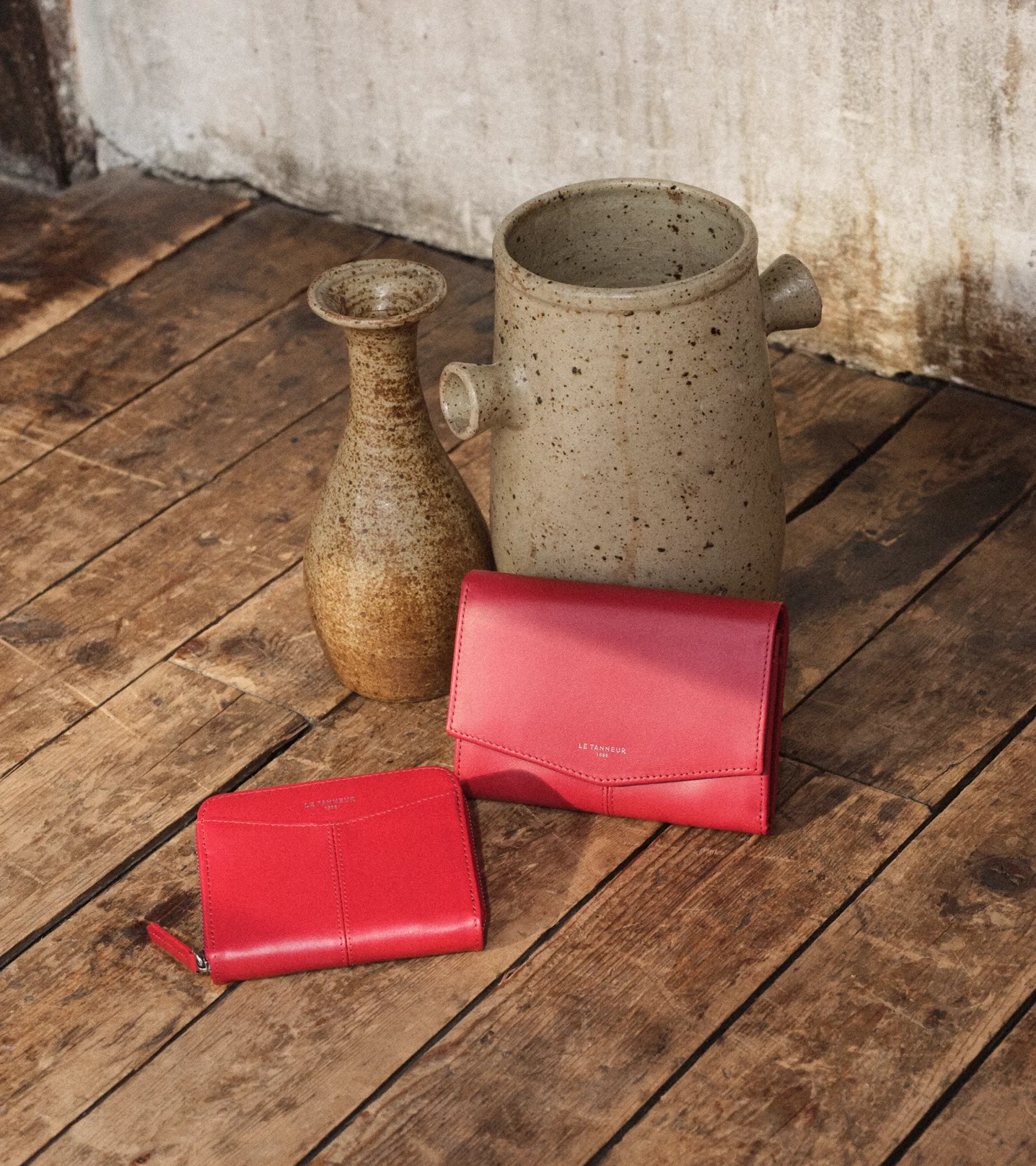 Femme Le Tanneur Porte monnaie zippé avec porte cartes amovible Charlotte en cuir lisse - Garnet red