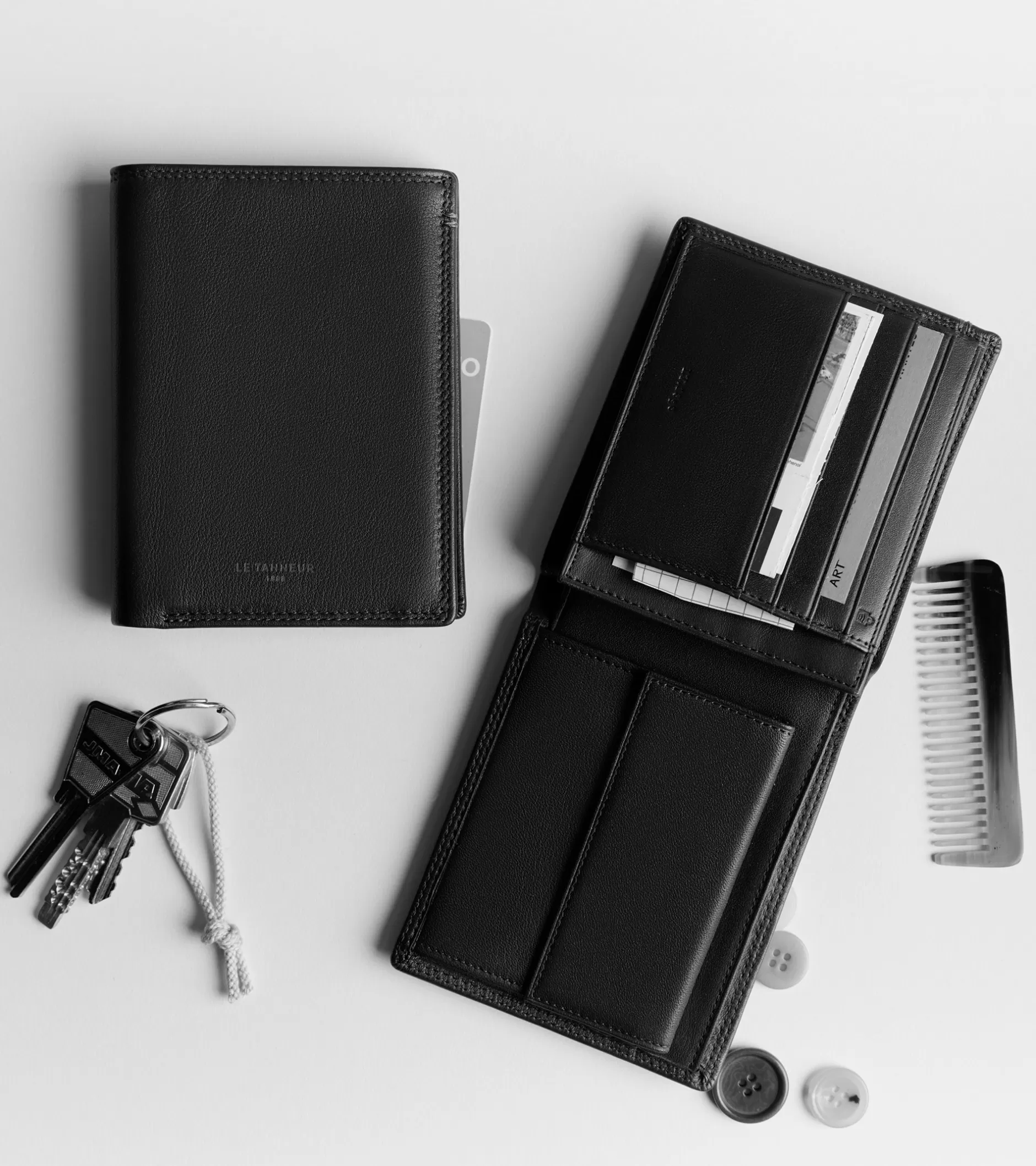 Homme Le Tanneur Portefeuille vertical moyen modèle zippé 2 volets Martin en cuir lisse - Brown Tan