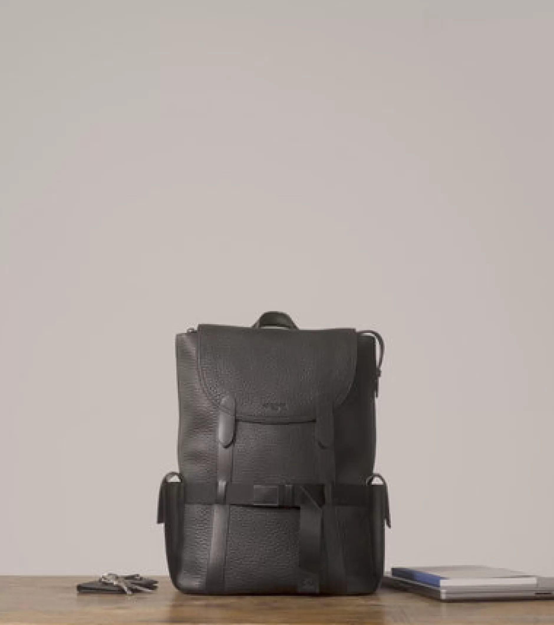 Femme Le Tanneur Sac à dos à rabat Noah en cuir grain buffle et cuir lisse - 1