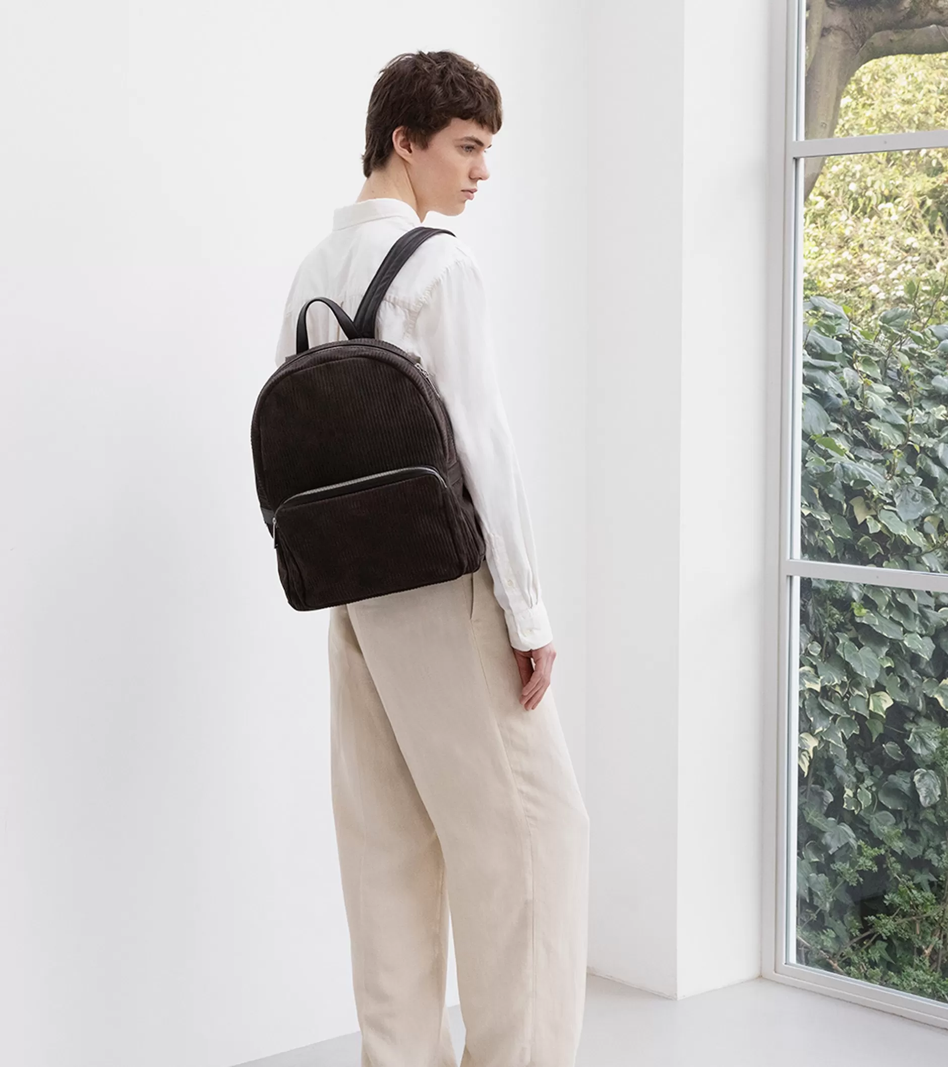 Femme Le Tanneur Sac à dos zippé Emile en cuir côtelé et lisse - CAFE 1
