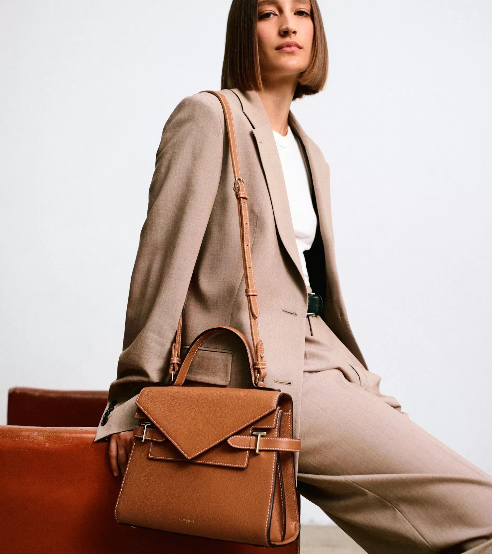 Femme Le Tanneur Sac à main double rabat moyen modèle Emilie en cuir grainé - Brown Tan