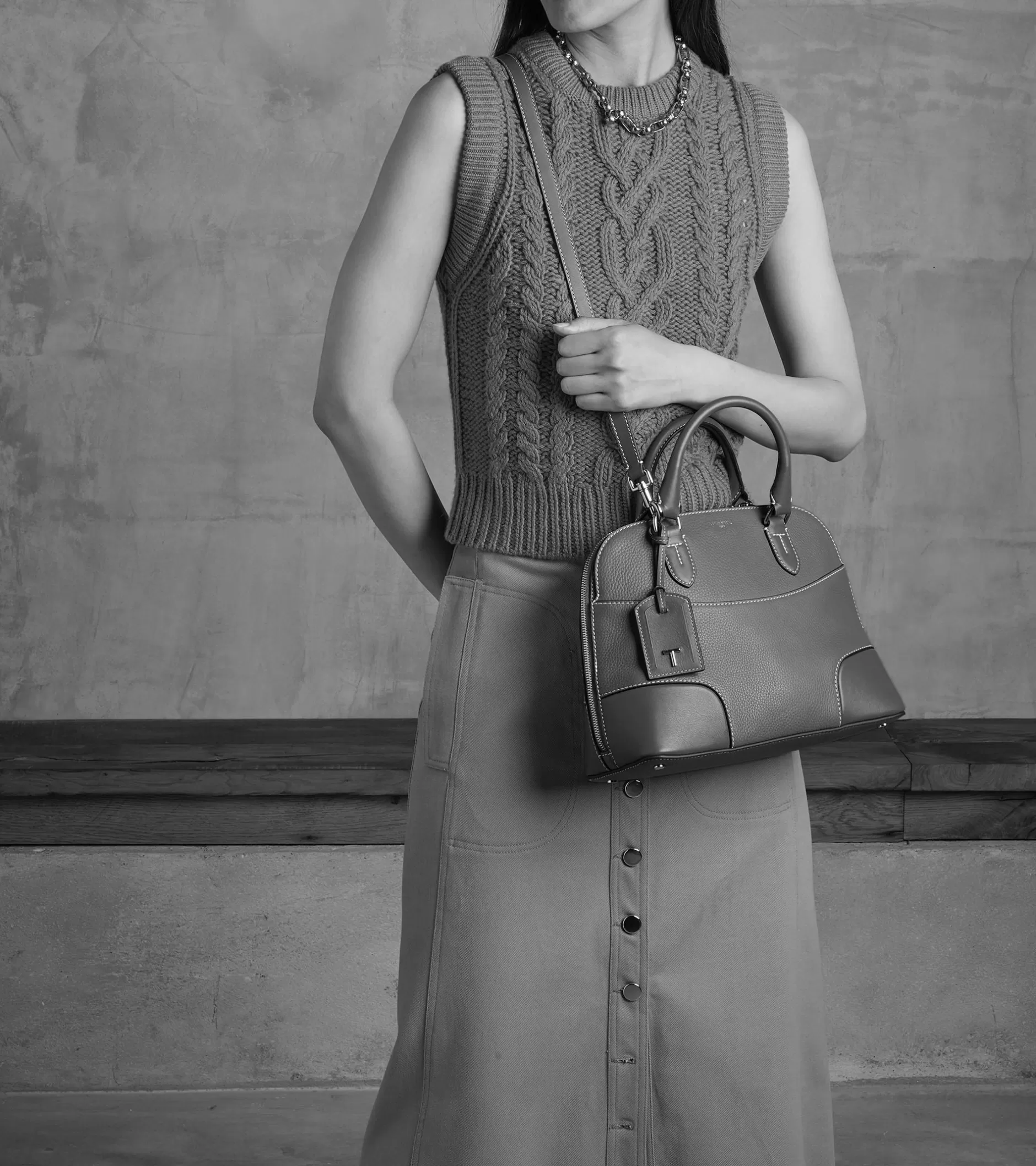 Femme Le Tanneur Sac à main moyen modèle Romy en cuir grainé et lisse - Black