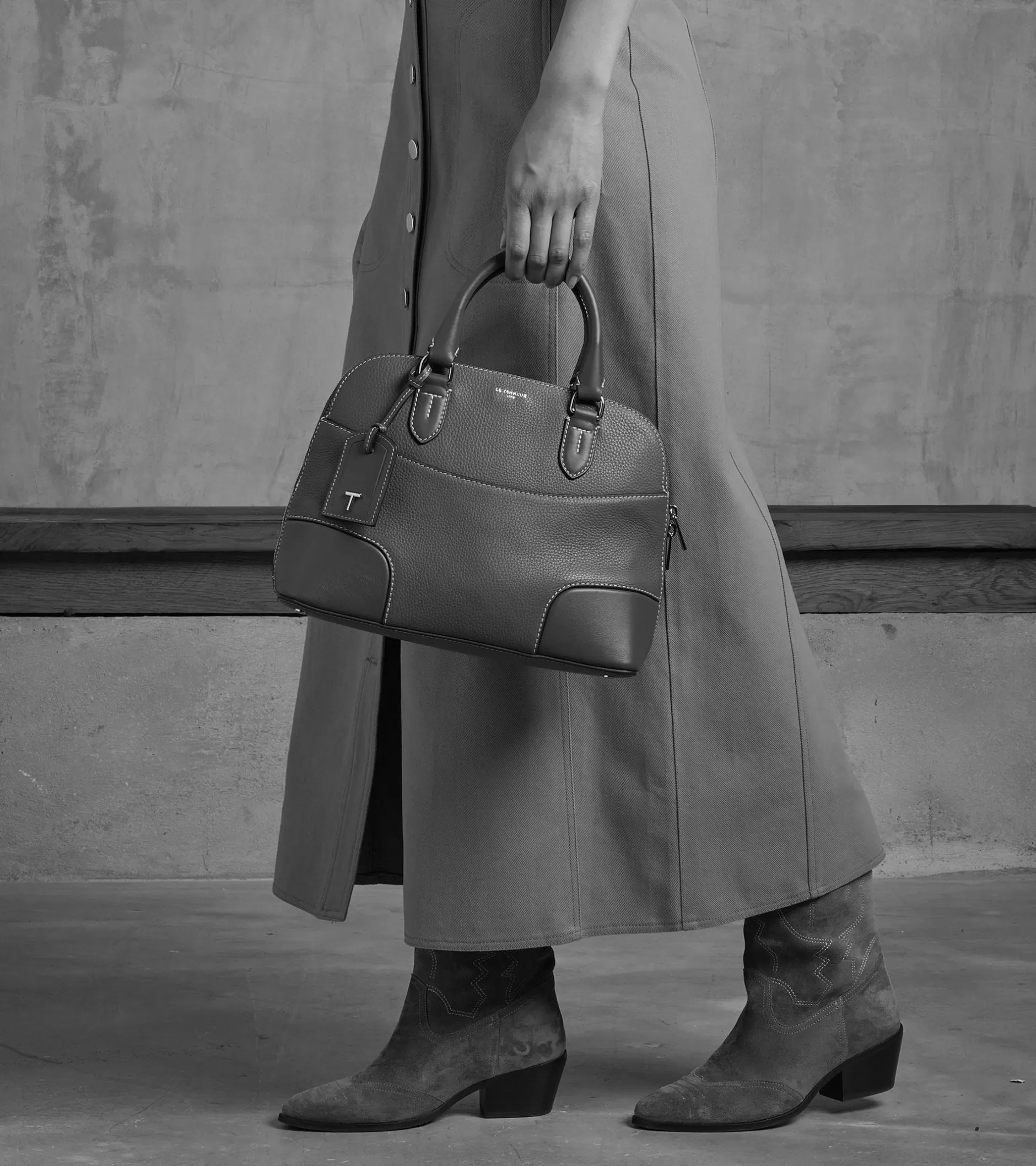Femme Le Tanneur Sac à main moyen modèle Romy en cuir grainé et lisse - Black