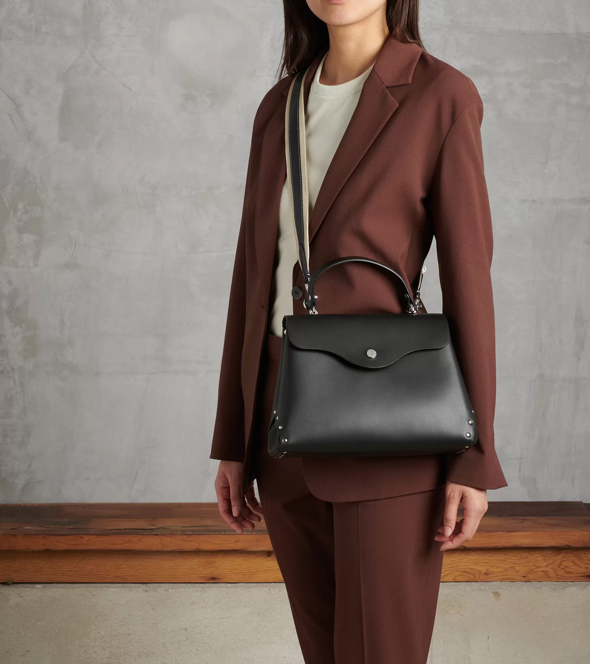 Femme Le Tanneur Sac à main moyen modèle Sans Couture en cuir lisse - Black