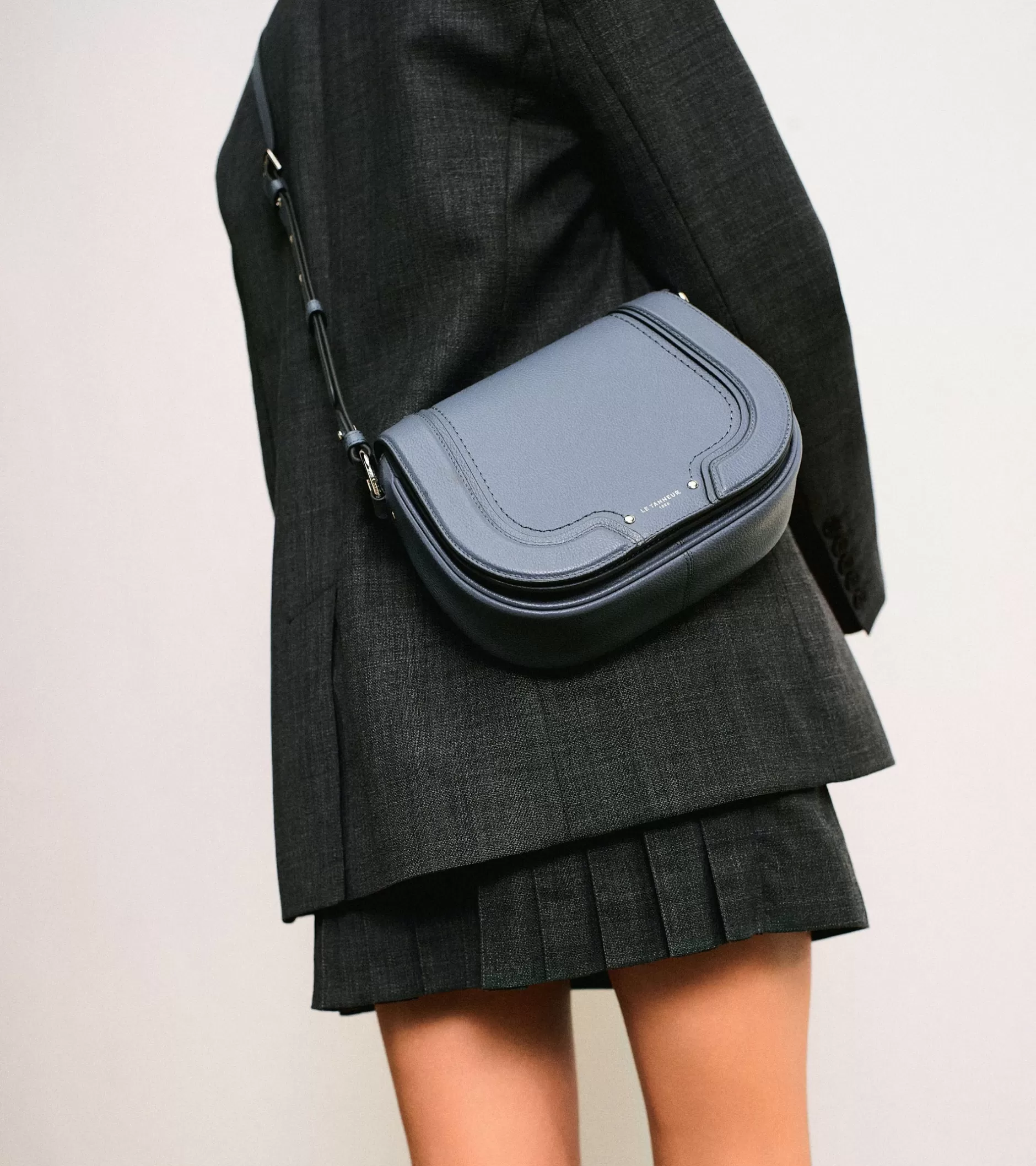 Femme Le Tanneur Sac bandoulière moyen modèle Ella en cuir grainé - BLEU ARGILE