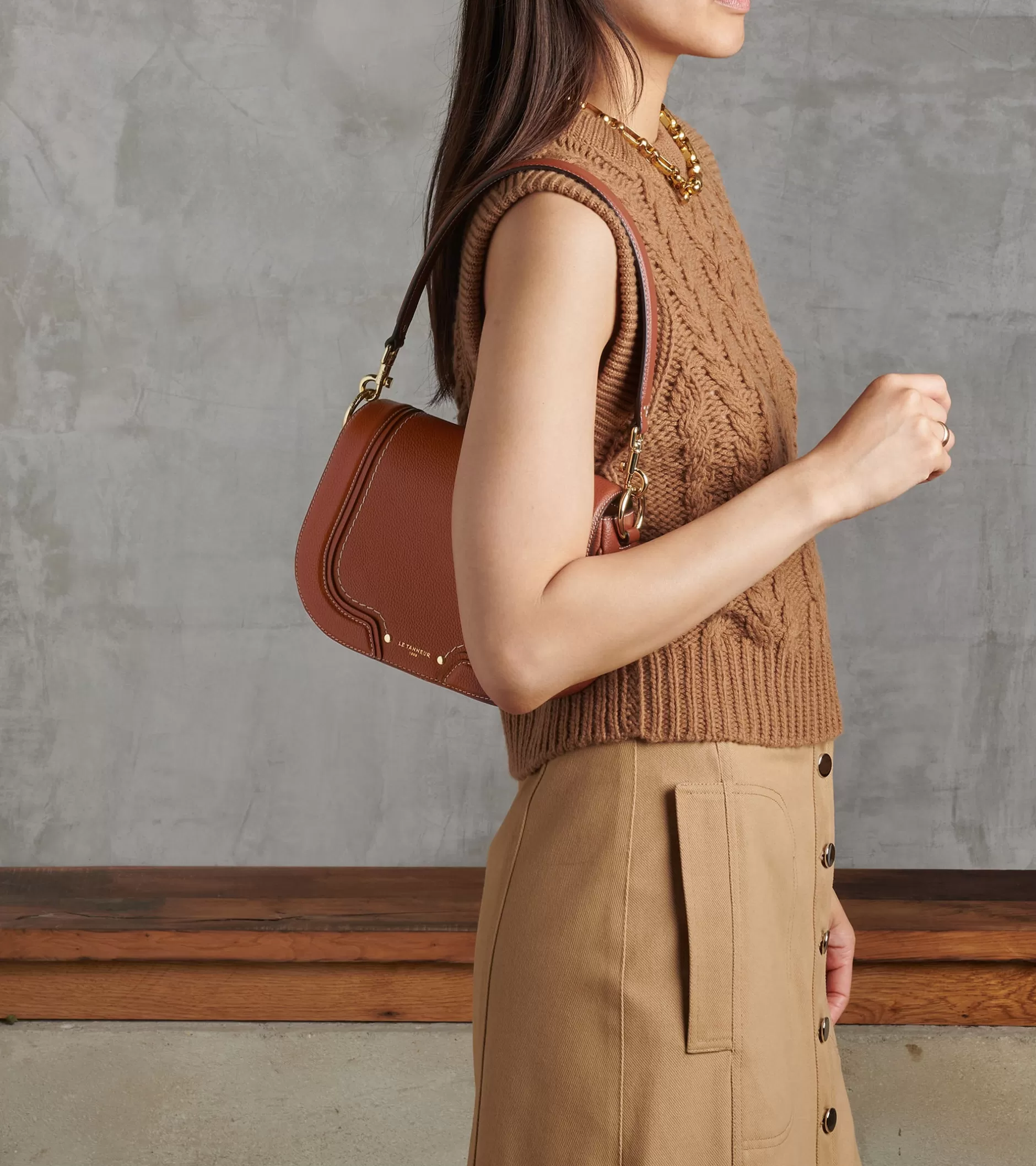 Femme Le Tanneur Sac bandoulière moyen modèle Ella en cuir grainé - Mahogany Brown