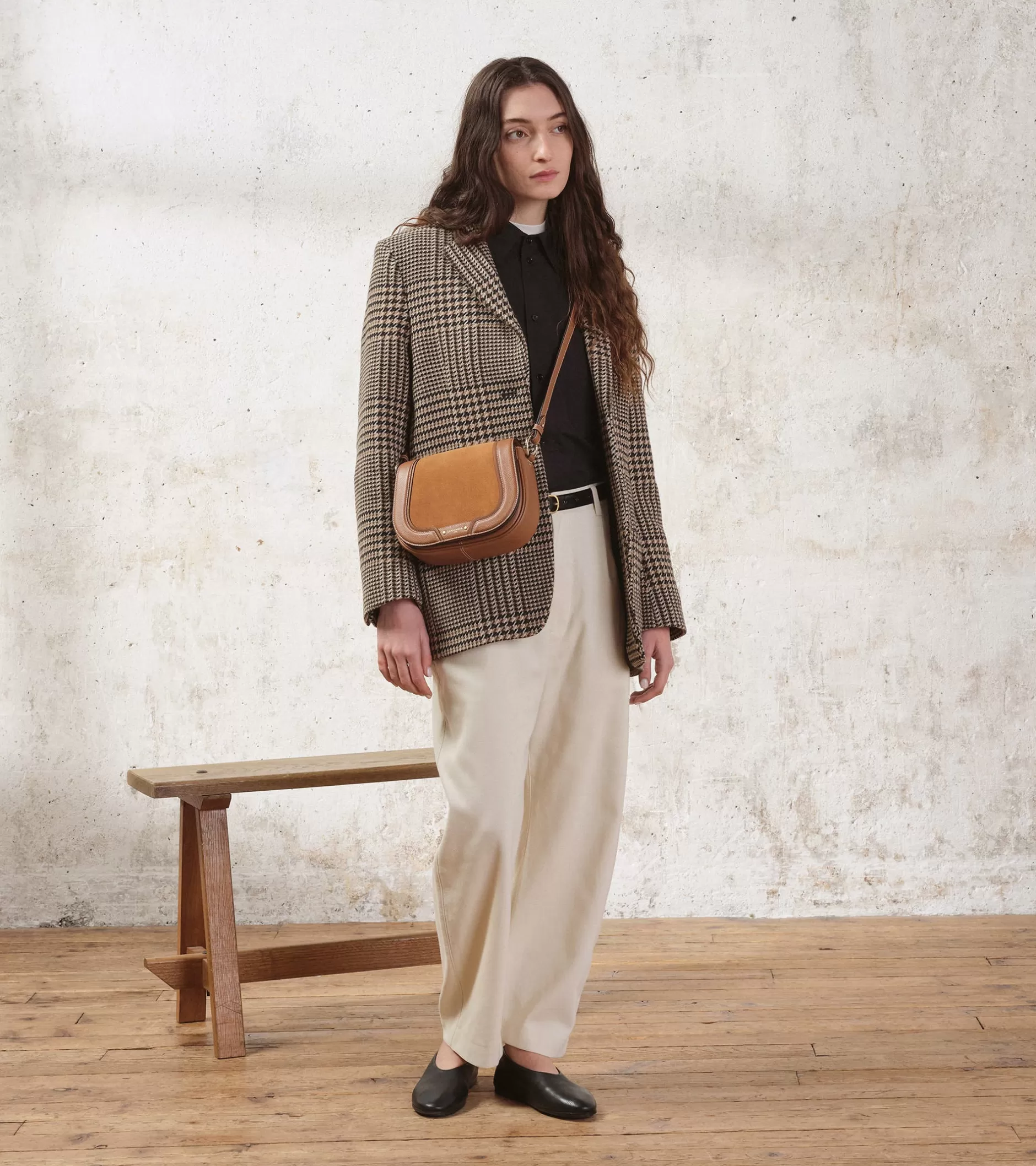 Femme Le Tanneur Sac bandoulière moyen modèle Ella en cuir grainé et nubuck - Brown Tan