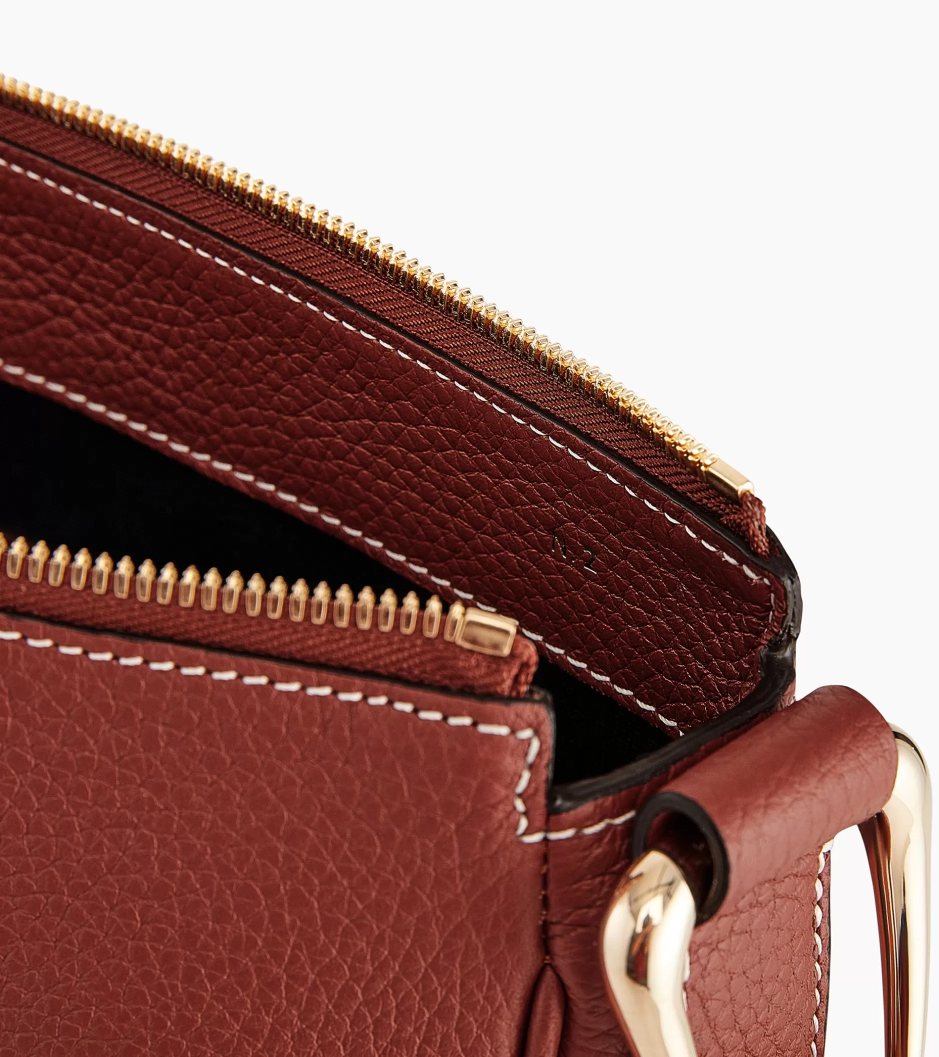Femme Le Tanneur Sac bandoulière moyen modèle Madeleine en cuir grainé - Mahogany Brown