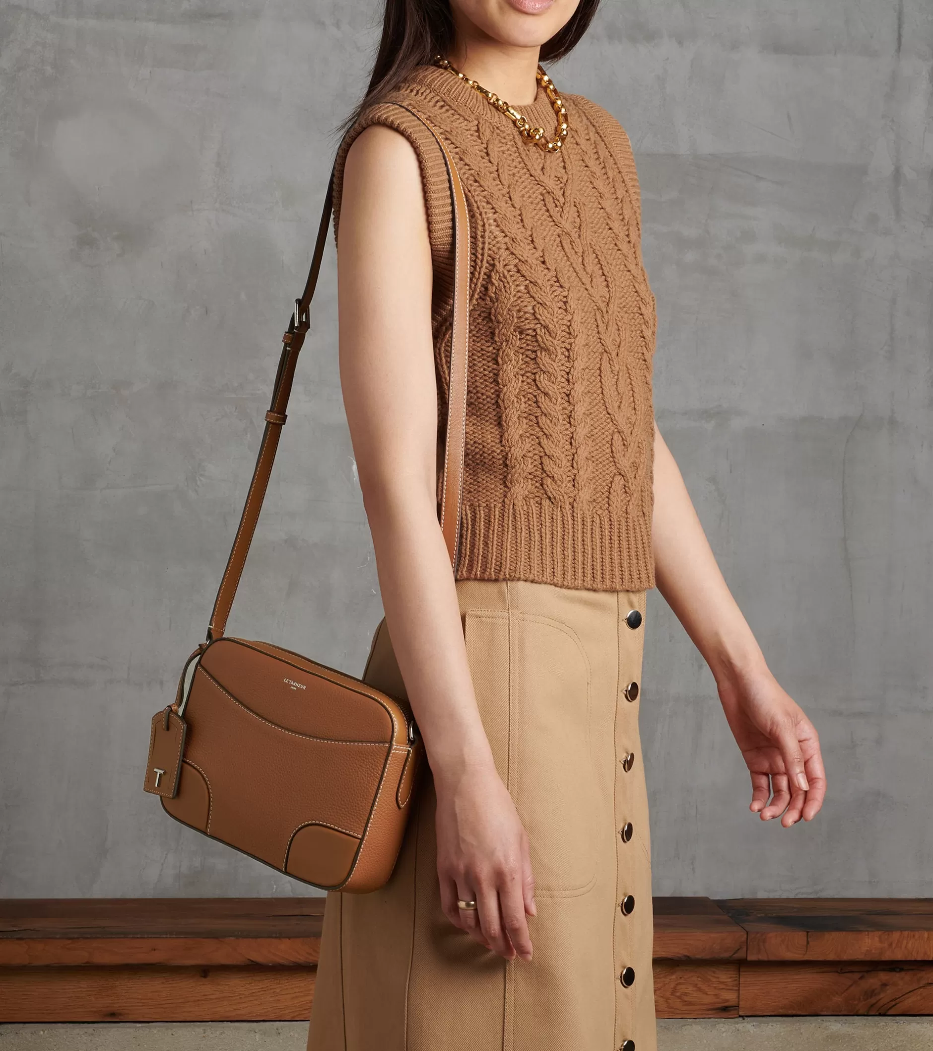 Femme Le Tanneur Sac bandoulière moyen modèle Romy en cuir grainé et lisse - Brown Tan