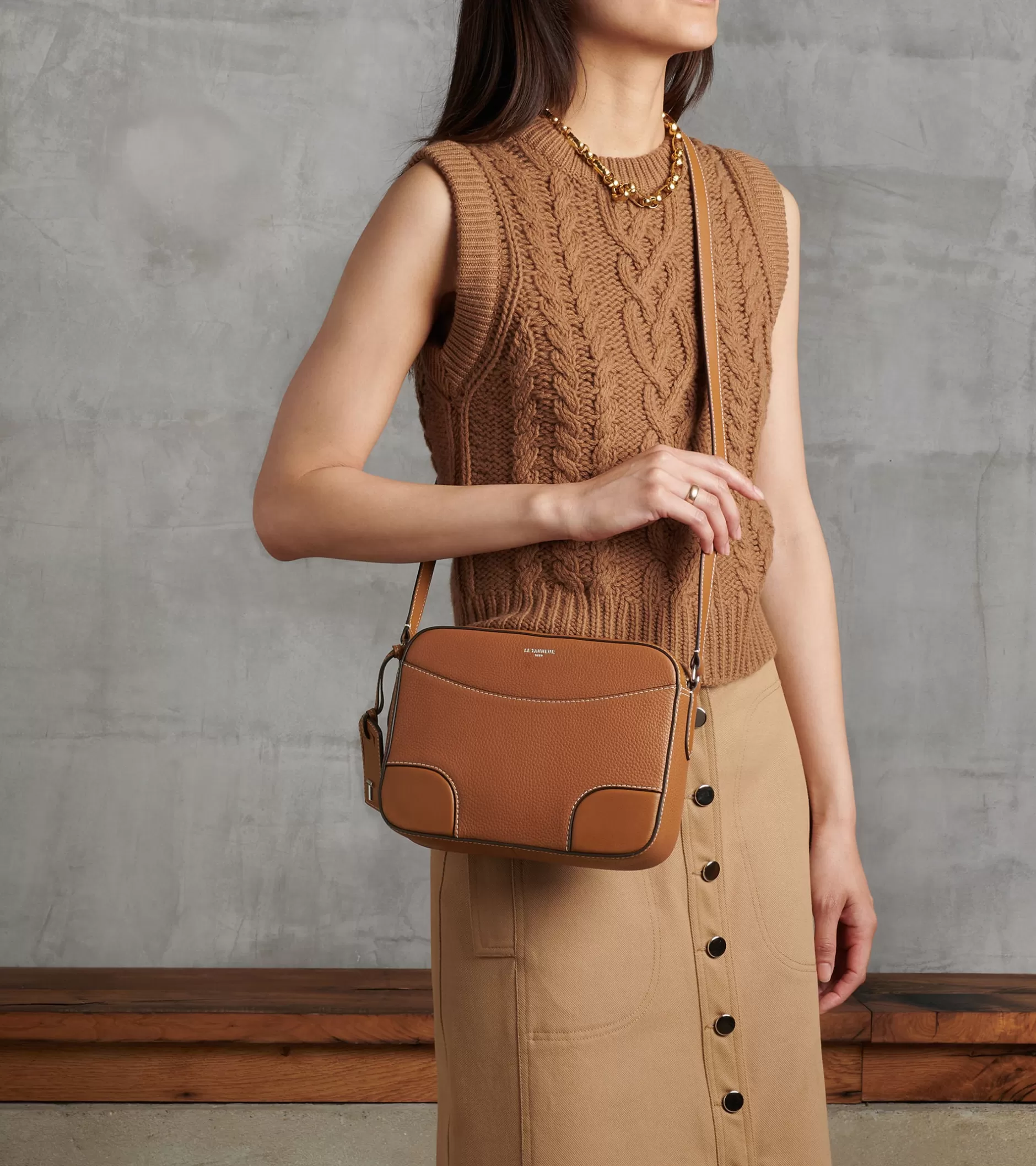 Femme Le Tanneur Sac bandoulière moyen modèle Romy en cuir grainé et lisse - Brown Tan