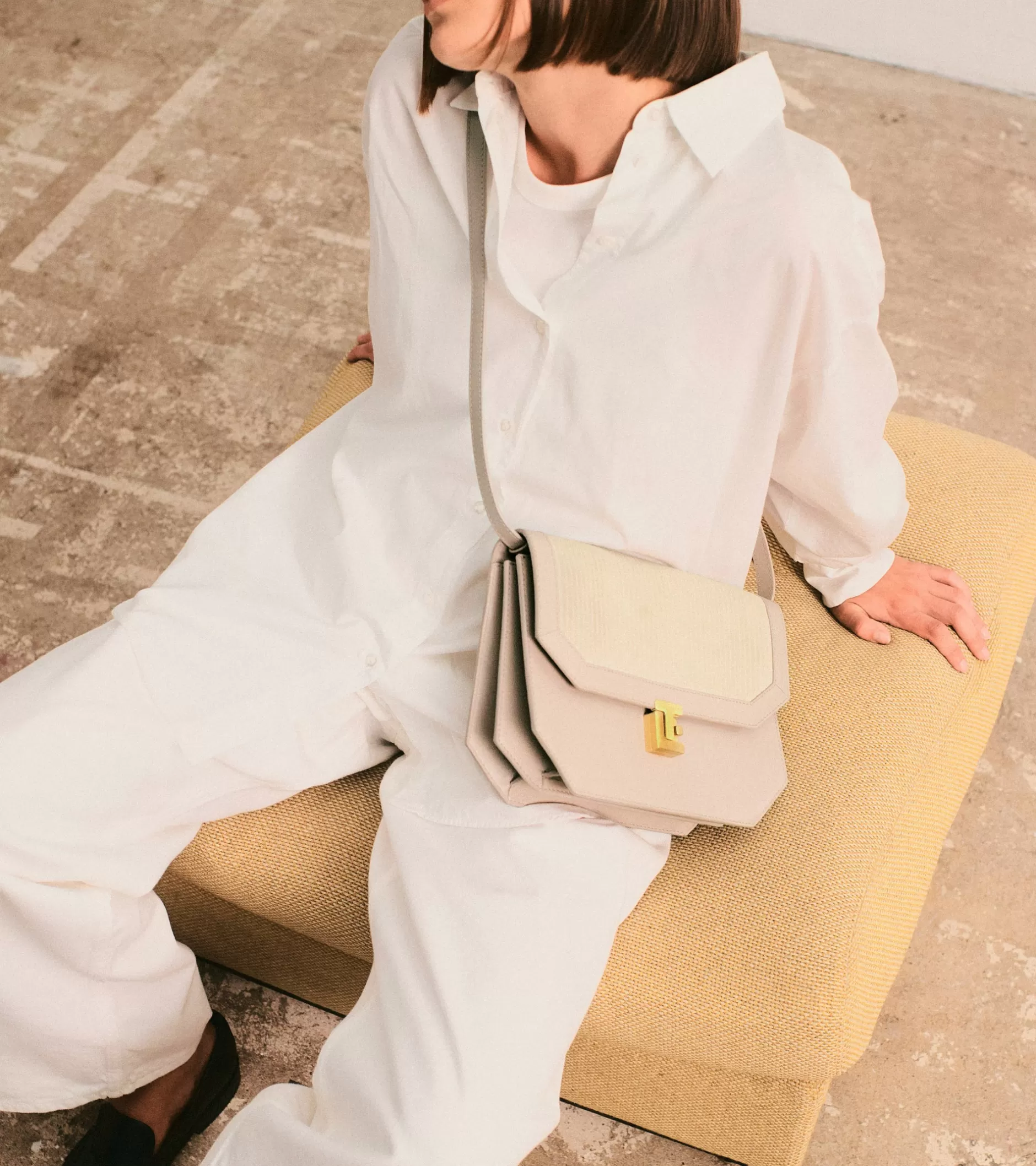 Femme Le Tanneur Sac bandoulière moyen modèle Rose en cuir côtelé et cuir lisse - GREGE 1