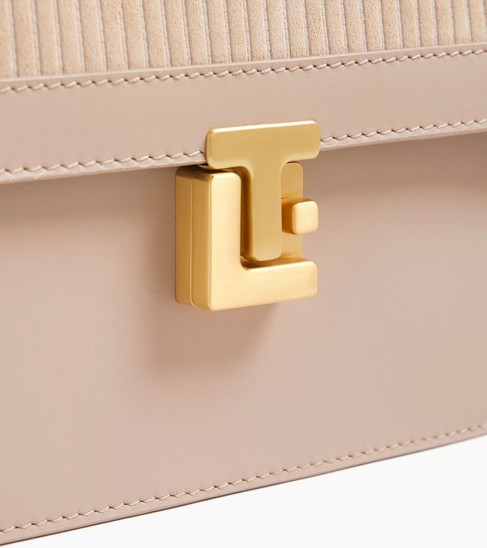 sac_bandoulire_moyen_modle_rose_en_cuir_ctel_et_cuir_lisse__grege__2.webp Femme Le Tanneur Sac bandoulière moyen modèle Rose en cuir côtelé et cuir lisse - GREGE 1