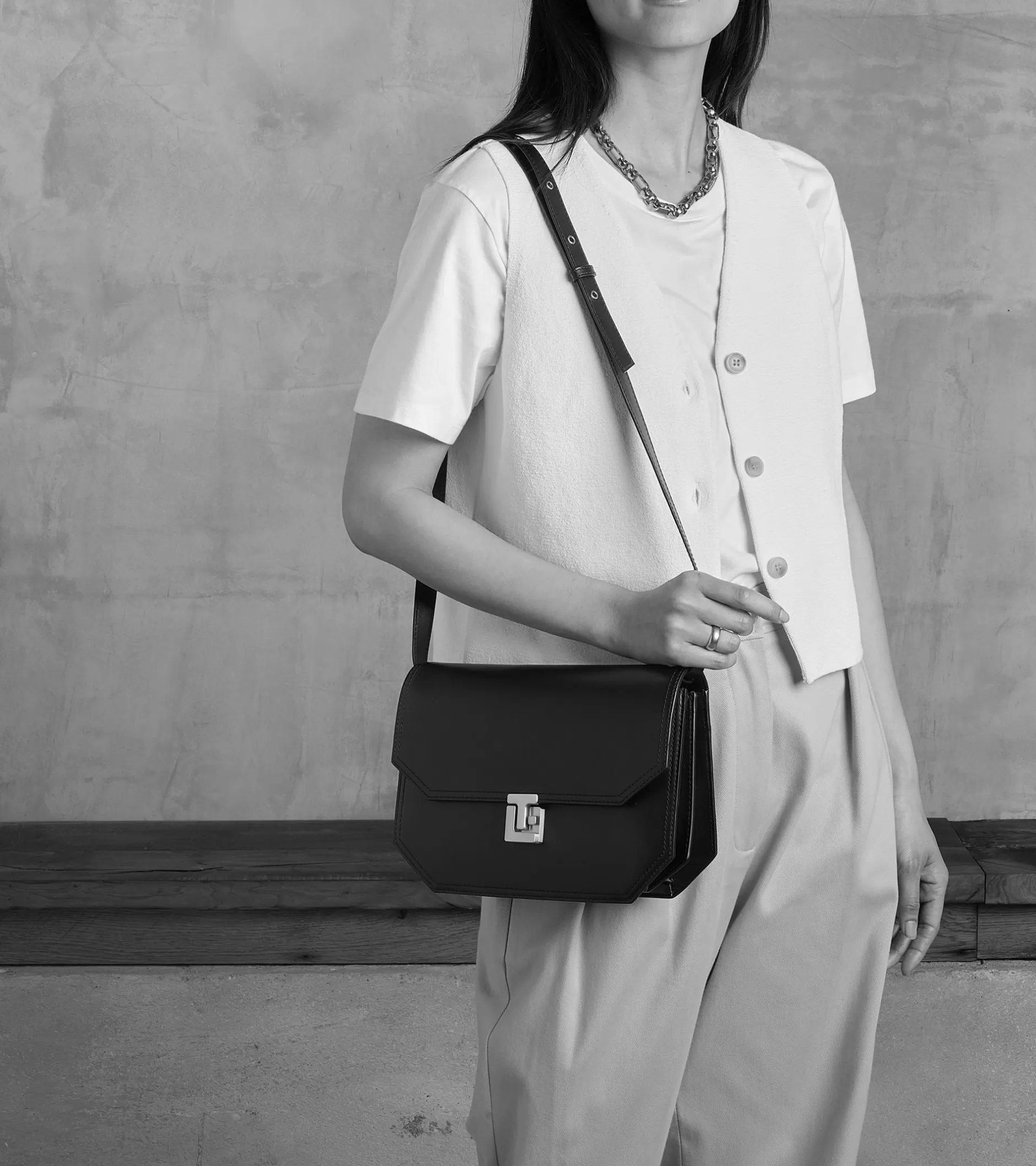 Femme Le Tanneur Sac bandoulière moyen modèle Rose en cuir lisse - Brown Tan
