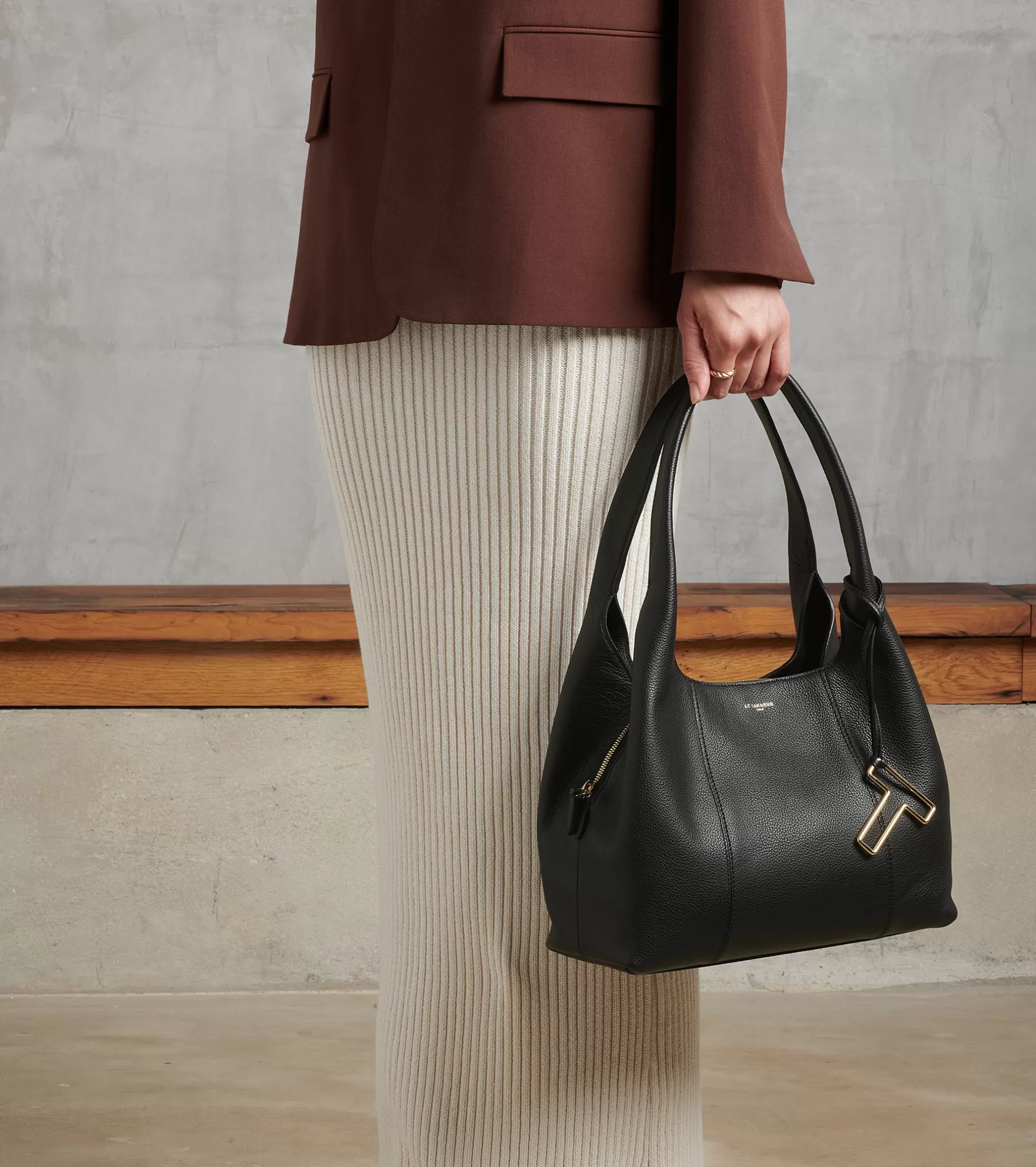 Femme Le Tanneur Sac porté épaule moyen modèle Juliette en cuir grainé - Black