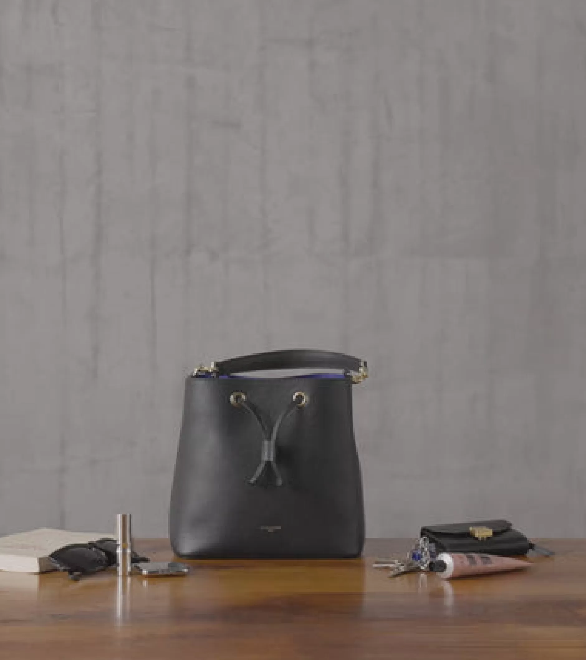 Femme Le Tanneur Sac seau Louise en cuir grainé - Mahogany Brown Twilight Blue